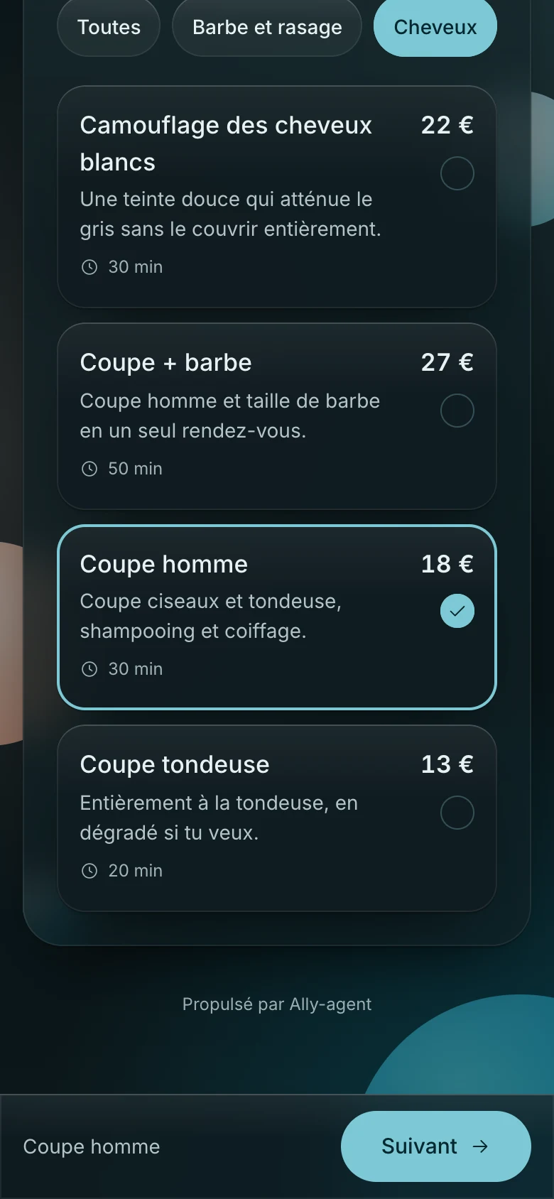 Page de réservation d’un barbier sur un téléphone : prestations avec leurs prix, coupe homme choisie