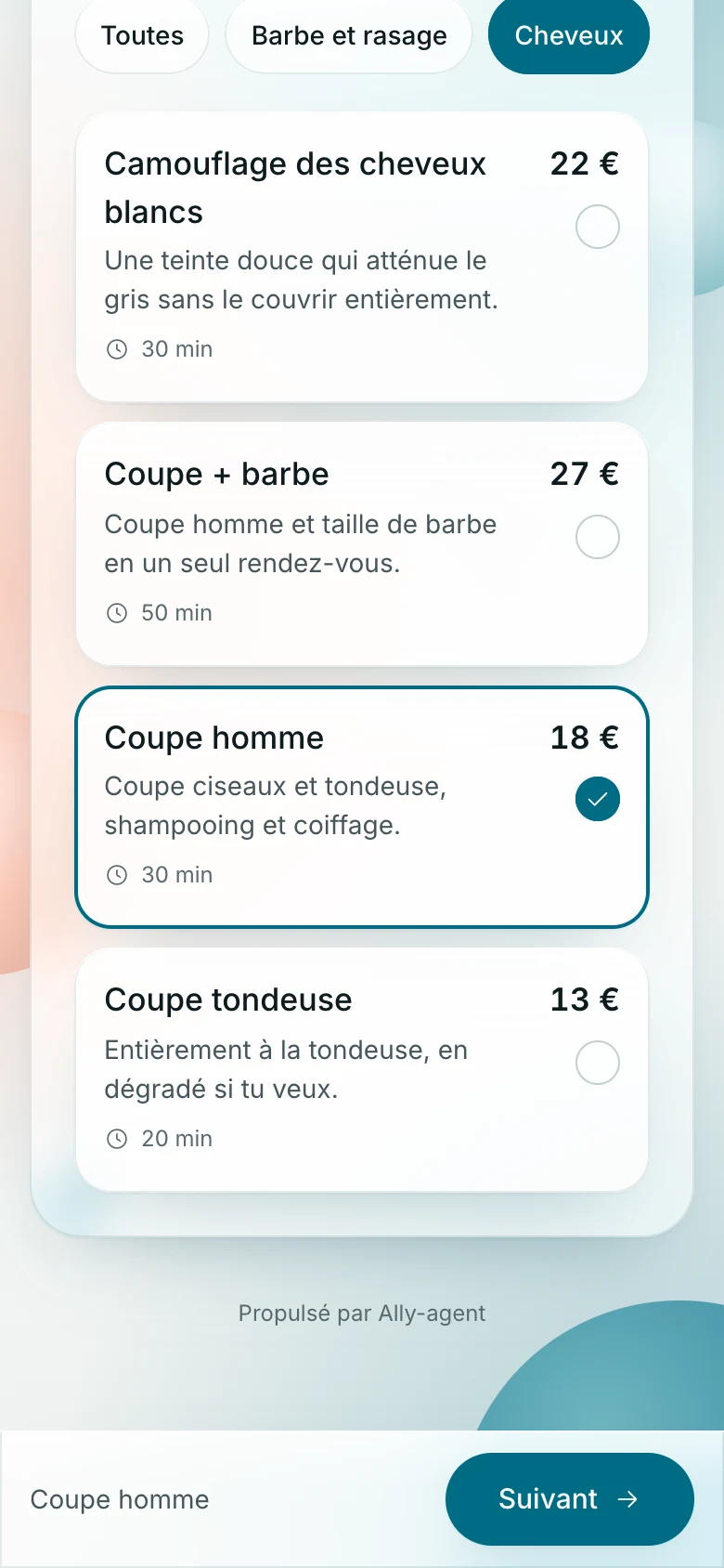 Page de réservation d’un barbier sur un téléphone : prestations avec leurs prix, coupe homme choisie